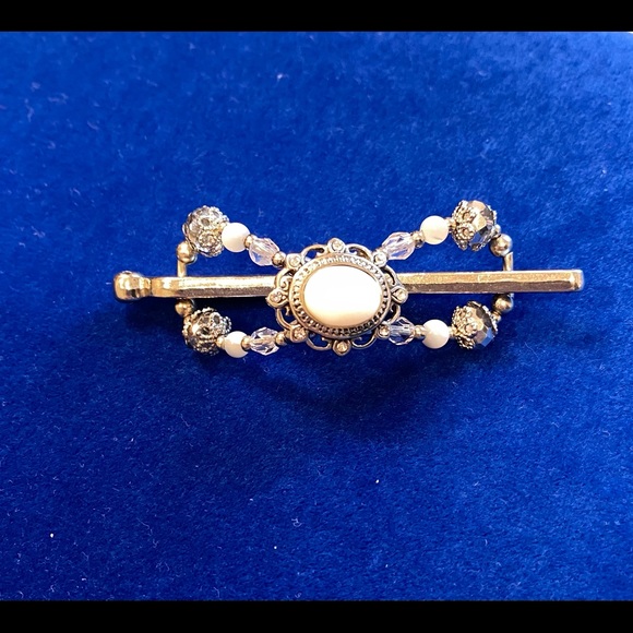 HAIR CLIPS BY LILLA ROSE INC - Picture 5 of 6